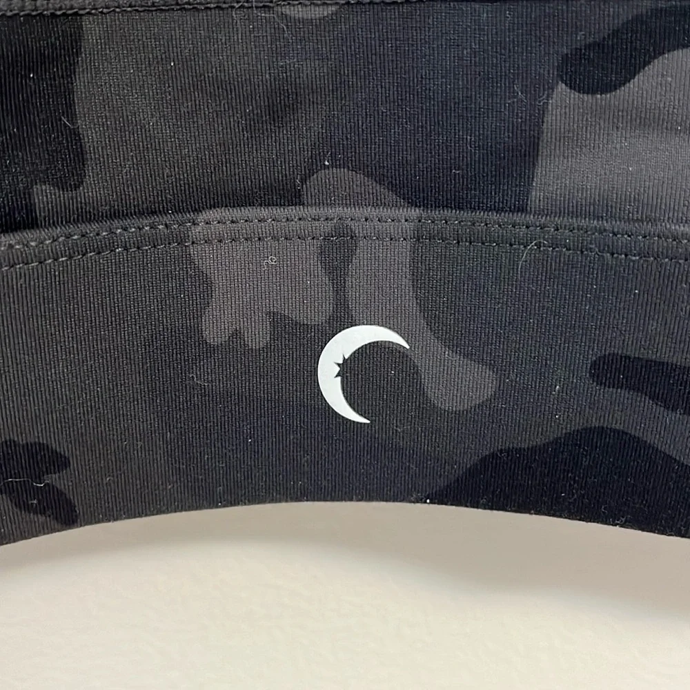 Zyia sports bra camouflage print mesh panel black gray zip back size small